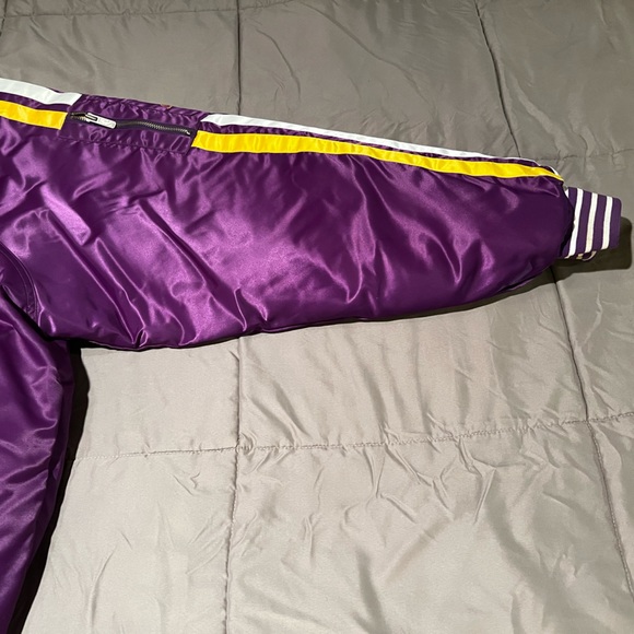 Vintage reversible, Lakers jacket - Picture 3 of 9
